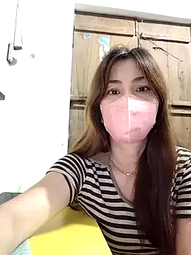 JuicyFruits93 – webcam model profile photo Image 3