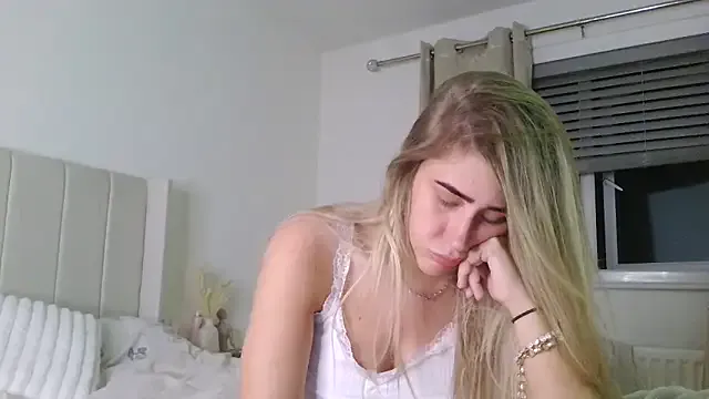 glamorous_ggh – webcam model profile photo Image 5