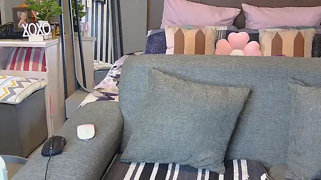 milla_bella – webcam model profile photo Image 2