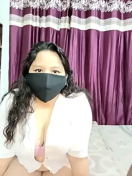Hotty-Moni – webcam model profile photo Image 9