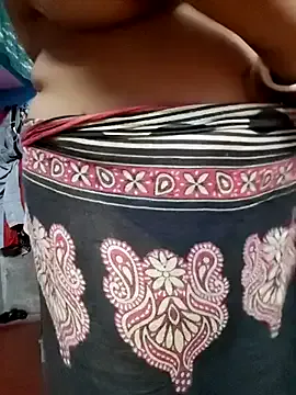 zoyarathore – webcam model profile photo Image 4