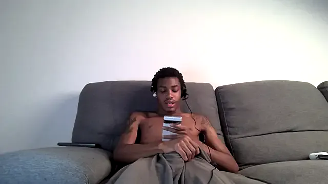 Almmaxxxx – webcam model profile photo Image 13