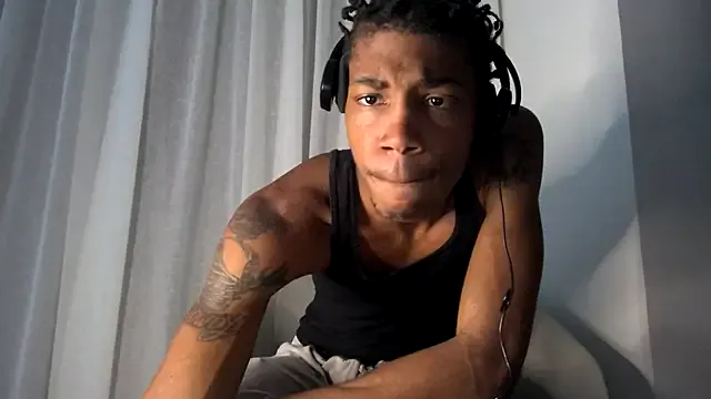 Almmaxxxx – webcam model profile photo Image 15