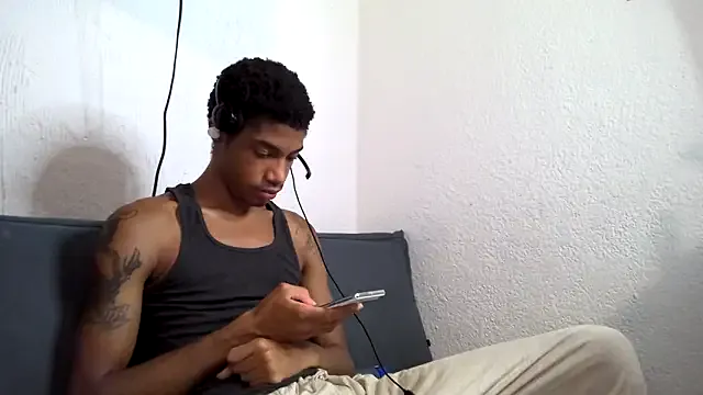 Almmaxxxx – webcam model profile photo Image 2