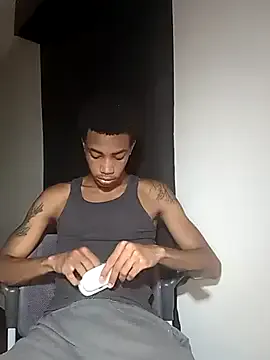 Almmaxxxx – webcam model profile photo Image 7