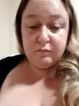 Tatoo_girl – webcam model profile photo Image 9