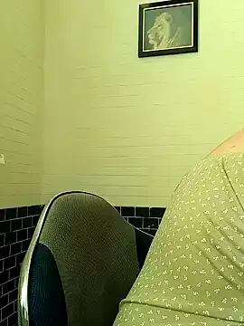 Awesomelusty – webcam model profile photo Image 11