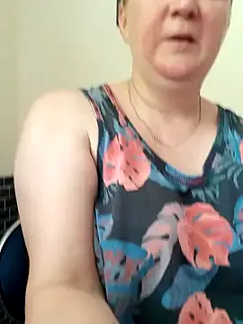 Awesomelusty – webcam model profile photo Image 13