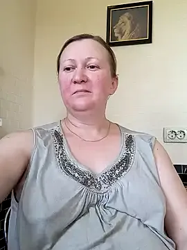 Awesomelusty – webcam model profile photo Image 2