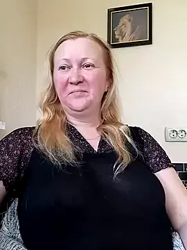 Awesomelusty – webcam model profile photo Image 3