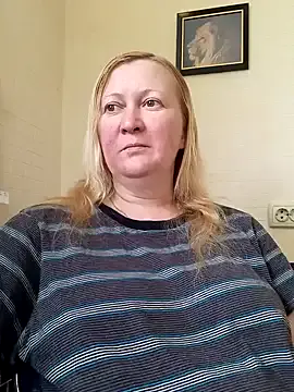 Awesomelusty – webcam model profile photo Image 6