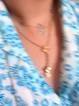 mon1_day – webcam model profile photo Image 16