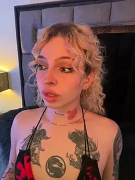 brutal_nympho99 – webcam model profile photo Image 5
