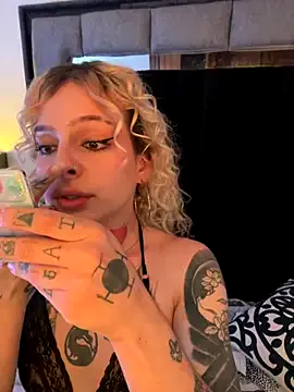 brutal_nympho99 – webcam model profile photo Image 7