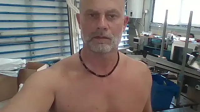 Timide_girl17 – webcam model profile photo Image 13