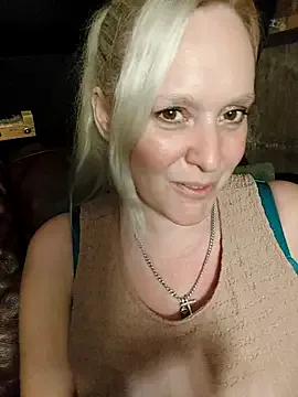 yesonee – webcam model profile photo Image 19