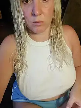 yesonee – webcam model profile photo Image 5