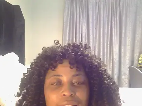 Mia_sweet80 – webcam model profile photo Image 12