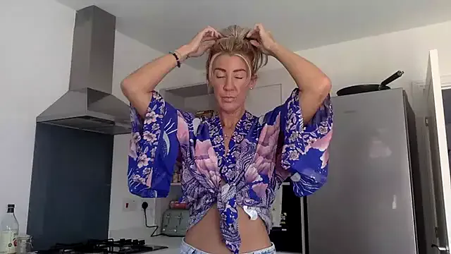 danblo – webcam model profile photo Image 5