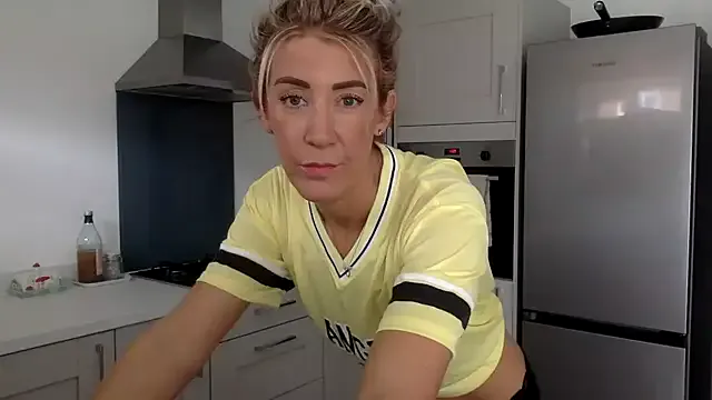 danblo – webcam model profile photo Image 9