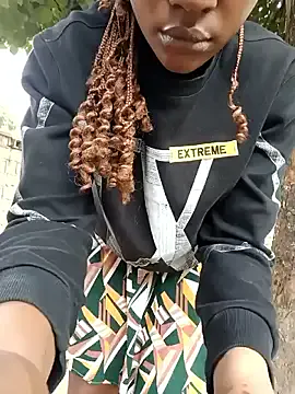 Tatoo_girl – webcam model profile photo Image 10