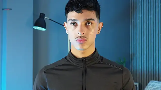 poutyselena – webcam model profile photo Image 15