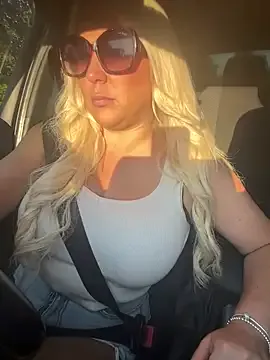Bustyblondebabe32 Image 17