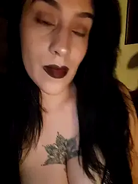 crystal_bunny7 – webcam model profile photo Image 2