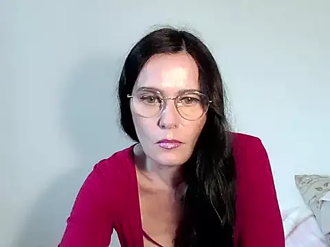 newwell – webcam model profile photo Image 16