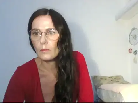 newwell – webcam model profile photo Image 5