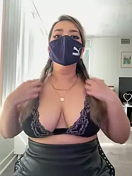 lilian_starfire – webcam model profile photo Image 2