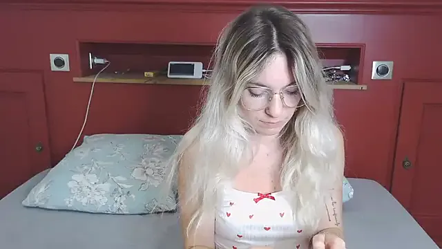 hotmilfbitch – webcam model profile photo Image 2