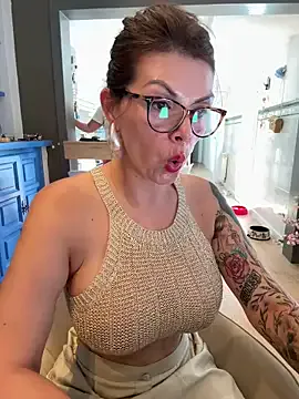 sxRittika – webcam model profile photo Image 2