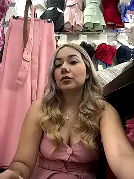 thanusi_2 – webcam model profile photo Image 13