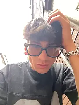 maxwellchik – webcam model profile photo Image 3