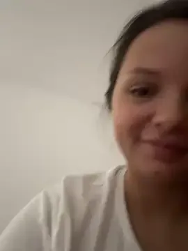 MerlyG – webcam model profile photo Image 18