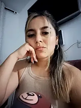 Harini_Gautam – webcam model profile photo Image 3