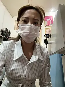 chee_cha – webcam model profile photo Image 3