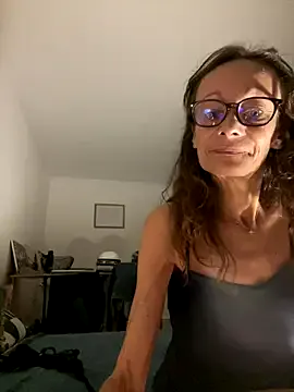 cuttie_ponyy – webcam model profile photo Image 11