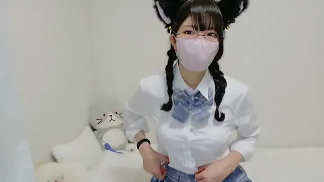 H_Kirachan – webcam model profile photo Image 7