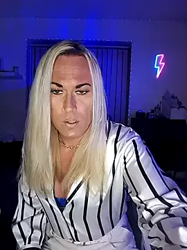 lillyvtrap – webcam model profile photo Image 7