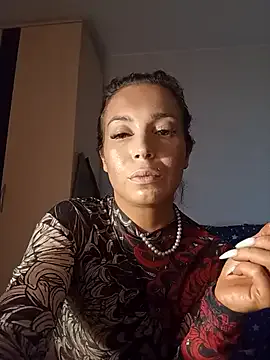 aus_queen – webcam model profile photo Image 2