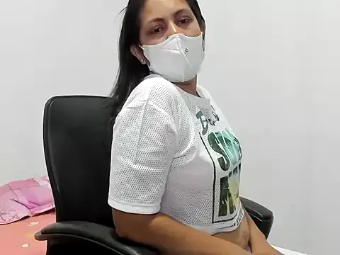 Janhvi- – webcam model profile photo Image 10