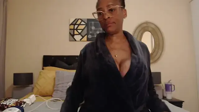 Elnonoykeila77 – webcam model profile photo Image 7