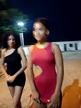 CurlyBitch Image 5