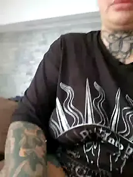 lynnalltop – webcam model profile photo Image 14