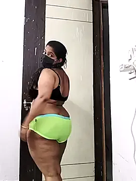 Lady_Liaa – webcam model profile photo Image 9