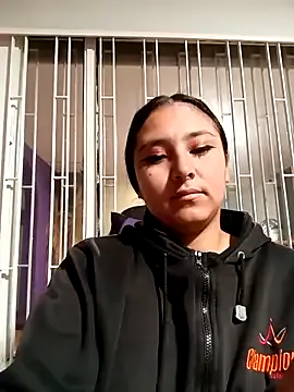 Mia-Minou – webcam model profile photo Image 7