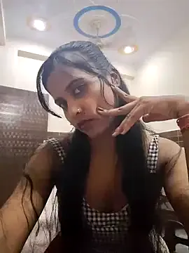 Layla_ly – webcam model profile photo Image 3