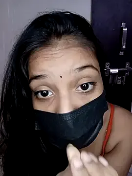 Yiyi-707 – webcam model profile photo Image 10